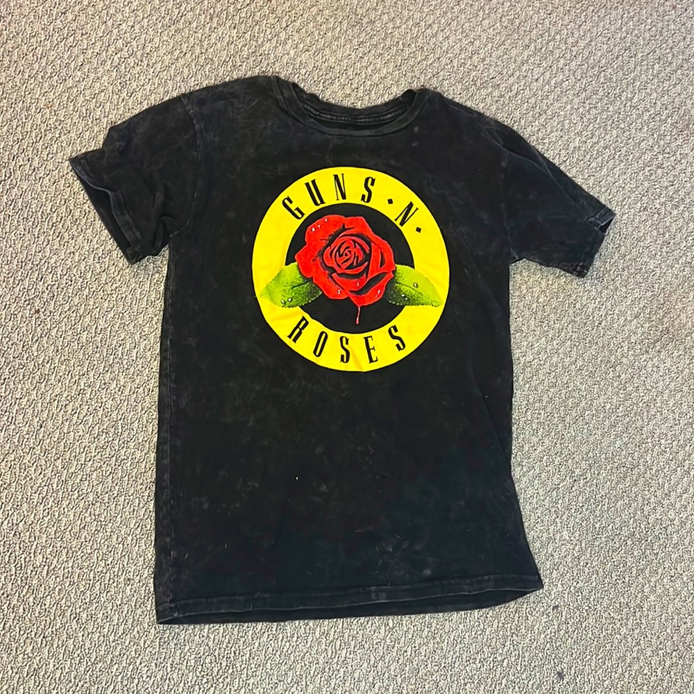 Guns and Roses t shirt